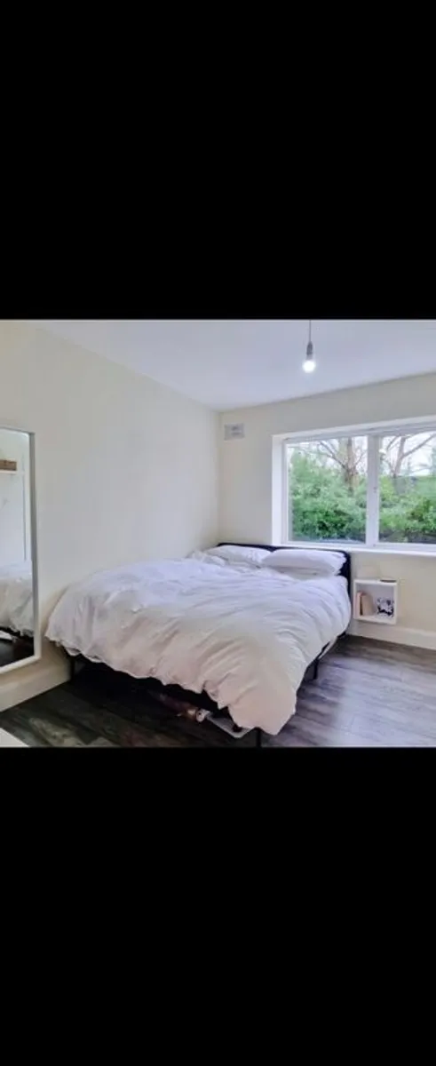 Kingsize bed - Image 1