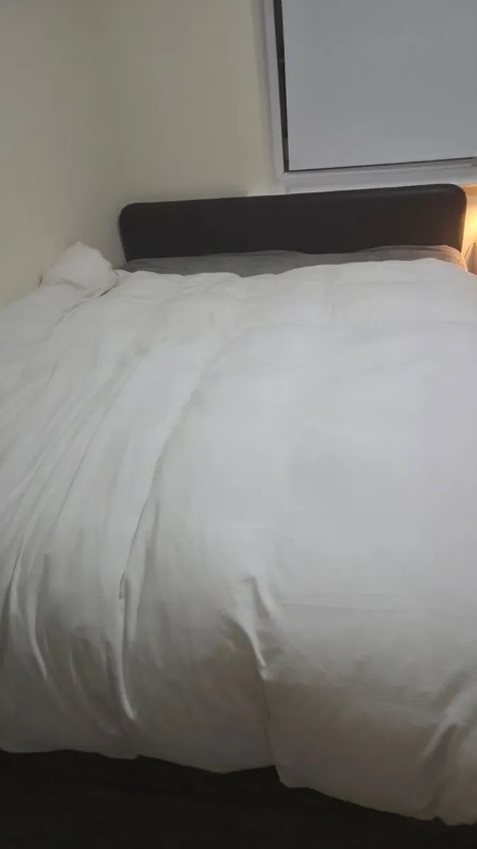 Kingsize bed - Image 3