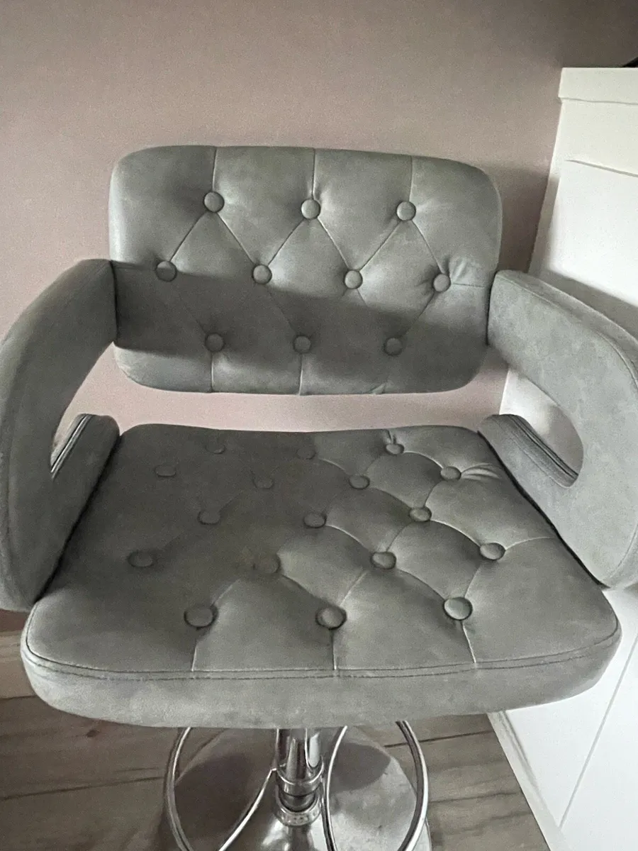 Kitchen stools - Image 1