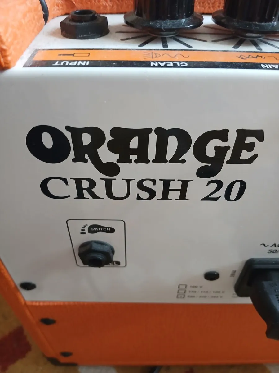 Electric guitar and amp - Image 3
