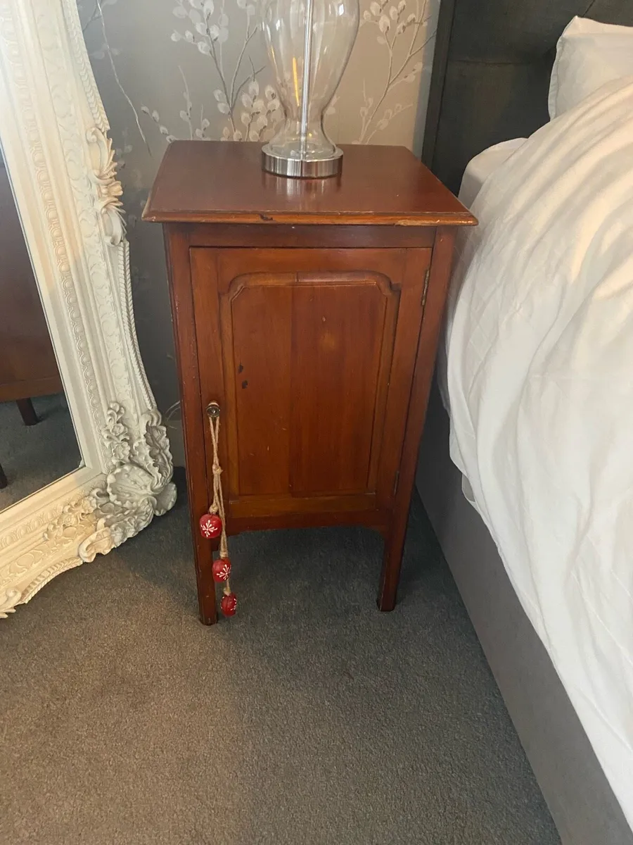 Mahogany cabinets - Image 1