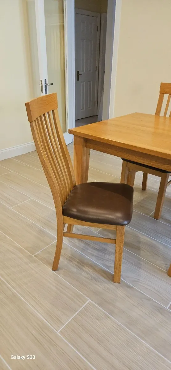 Oak Table and 4 matching Chairs - Image 3