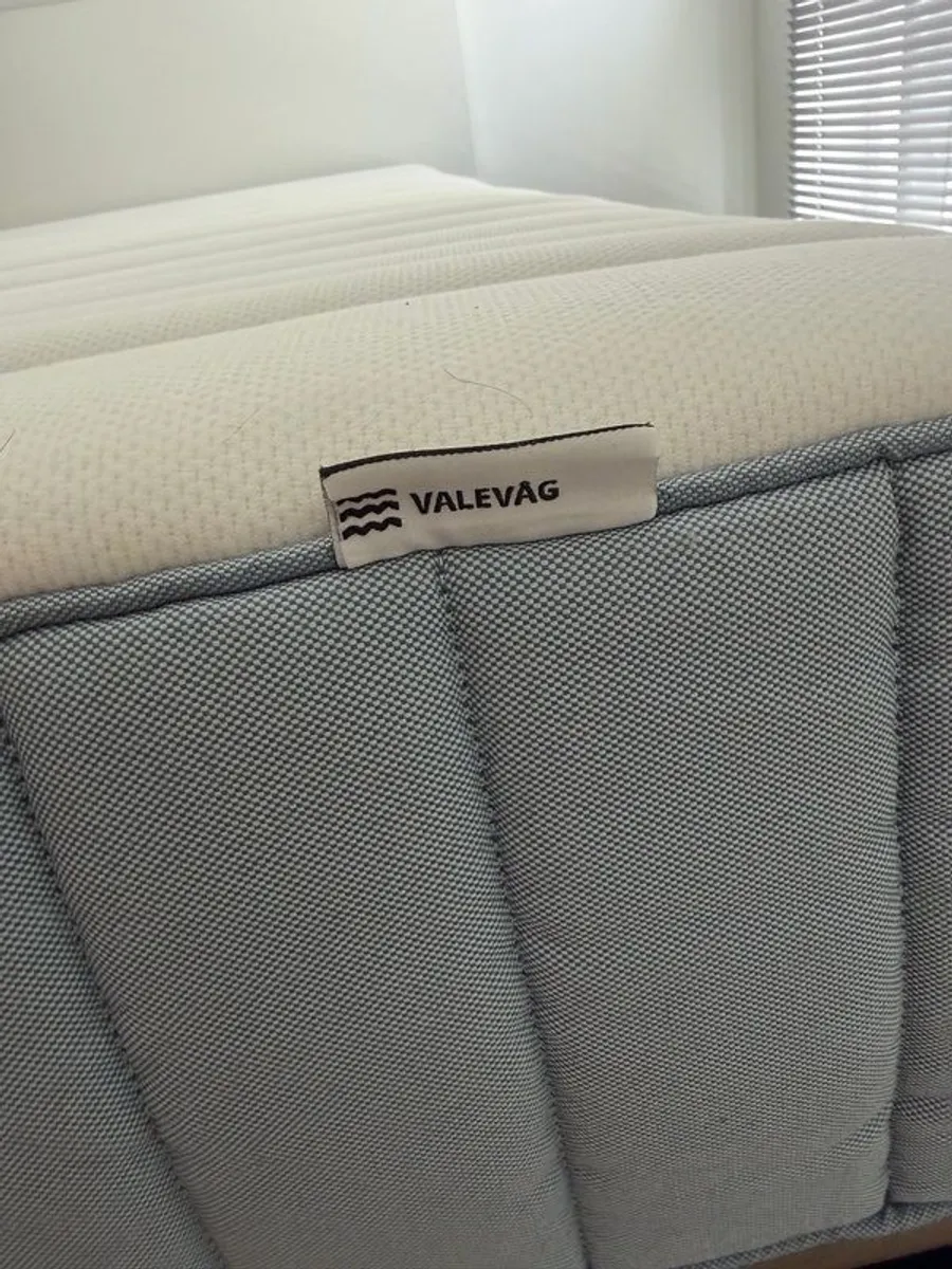 king bed+mattress Ikea - Image 4