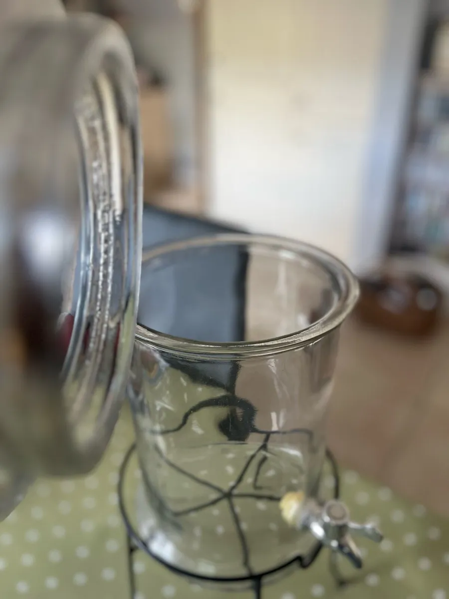 Glass Drinks Dispenser - Image 3