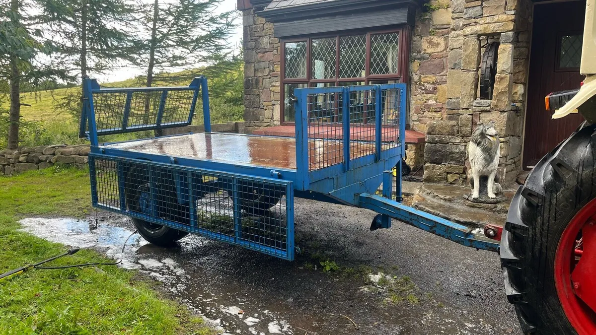8x4 trailer with mesh sides - Image 1