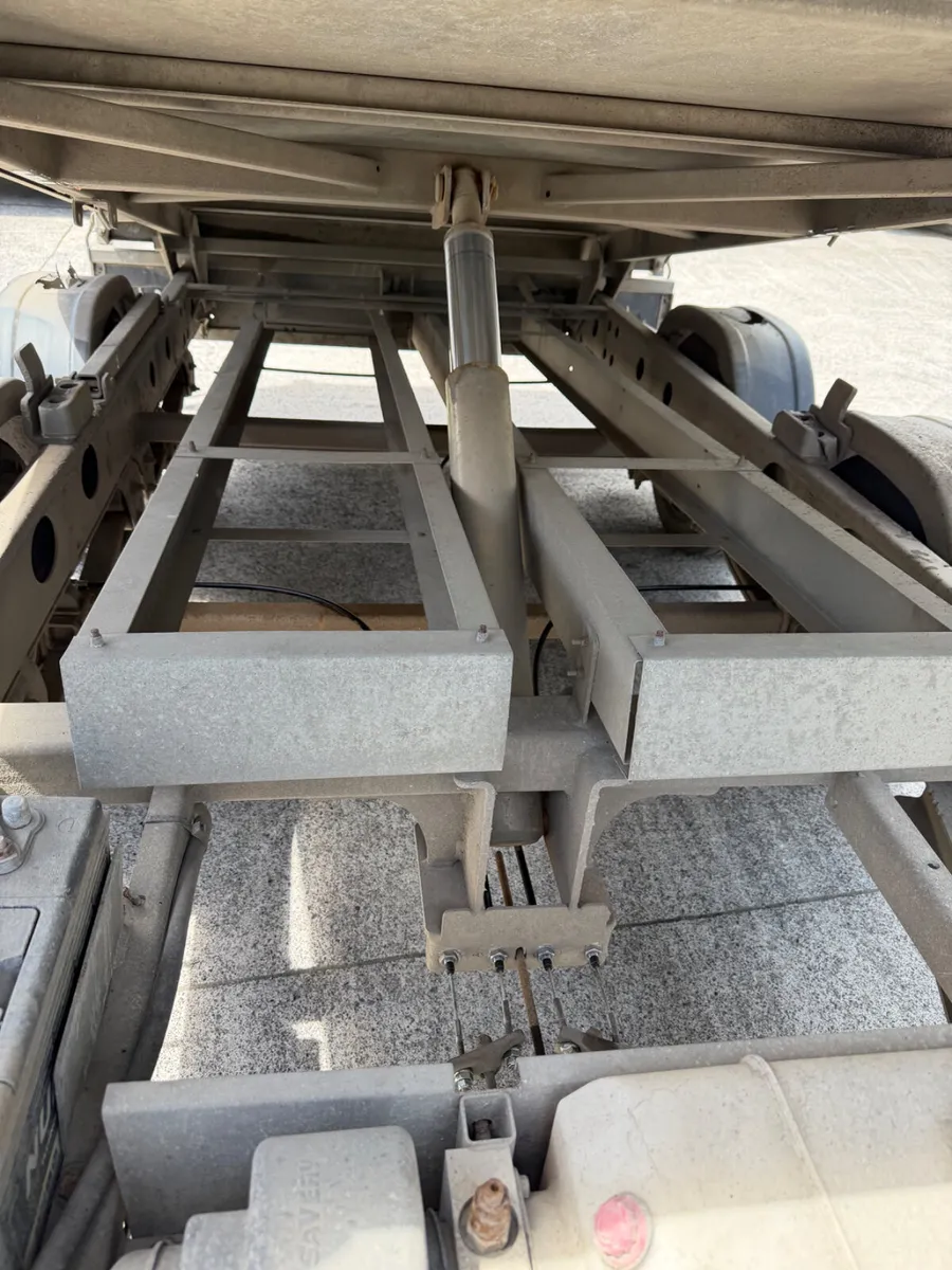 Nugent tipper trailer - Image 4