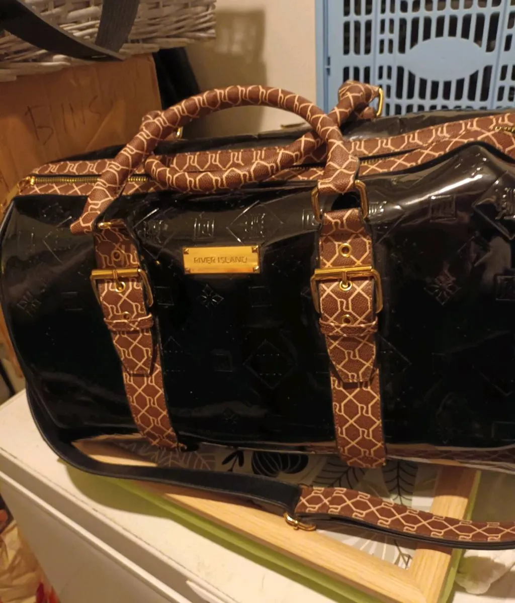 River Island weekend bag - Image 1