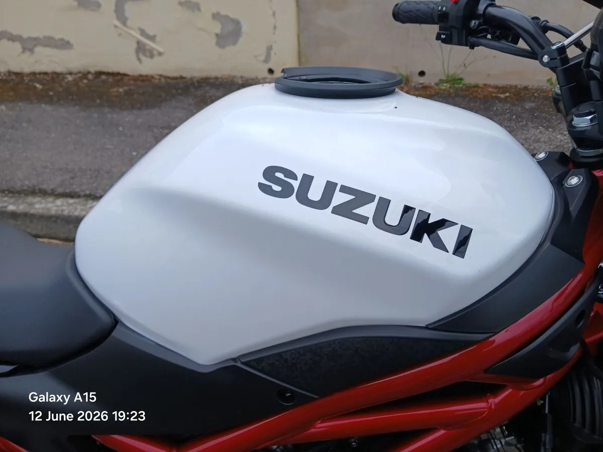 SUZUKI SV650   MINT!!! - Image 1