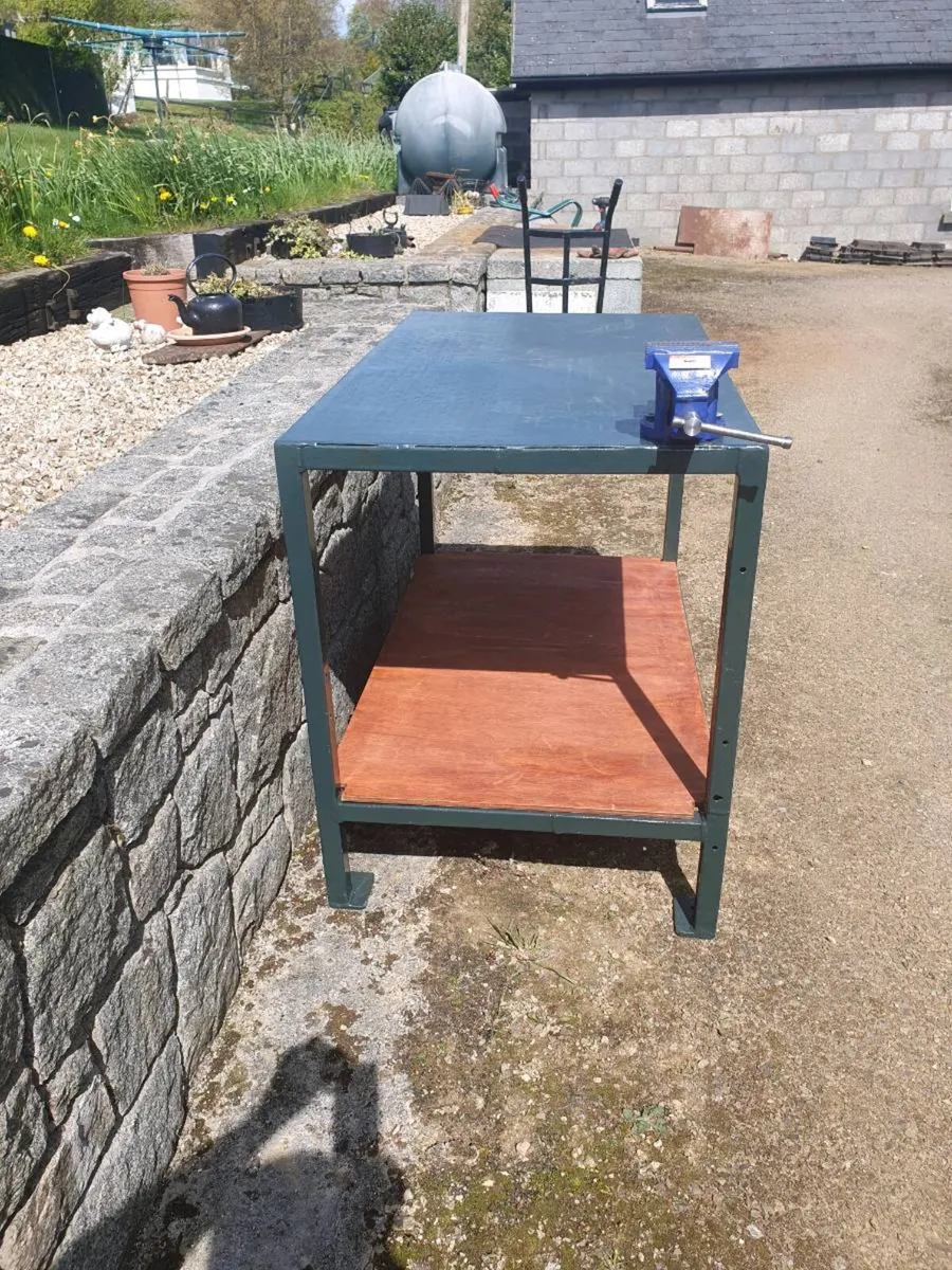 Steel bench with vice - Image 2