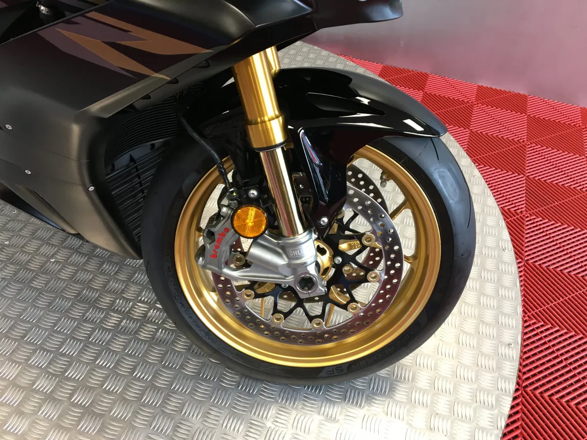 2025 Honda CBR1000RR-R FIREBLADE SP - Image 3