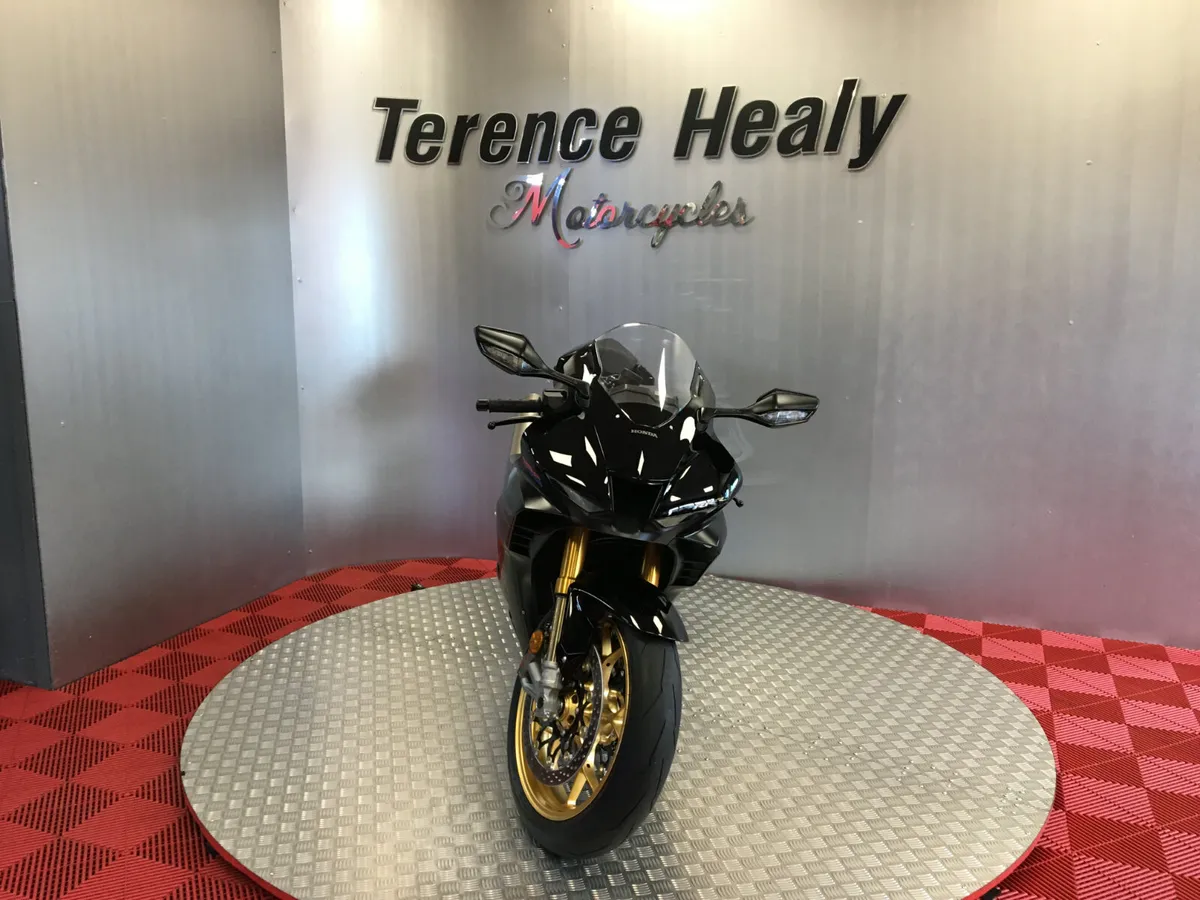 2025 Honda CBR1000RR-R FIREBLADE SP - Image 4