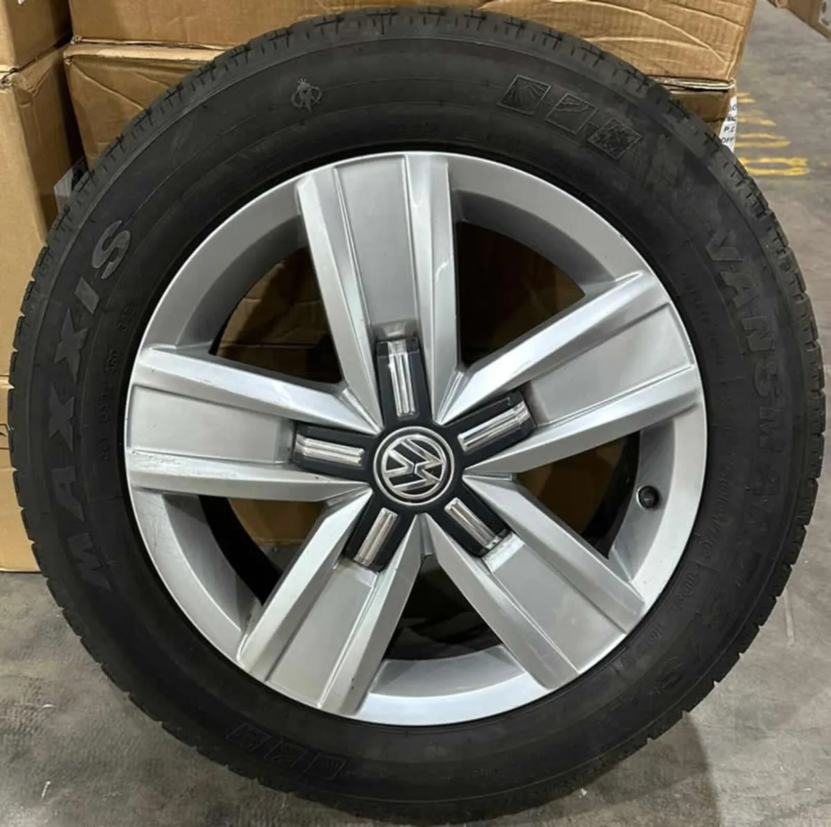 17" Genuine VW T5 T6 TRANSPORTER DAVENPORT - Image 3