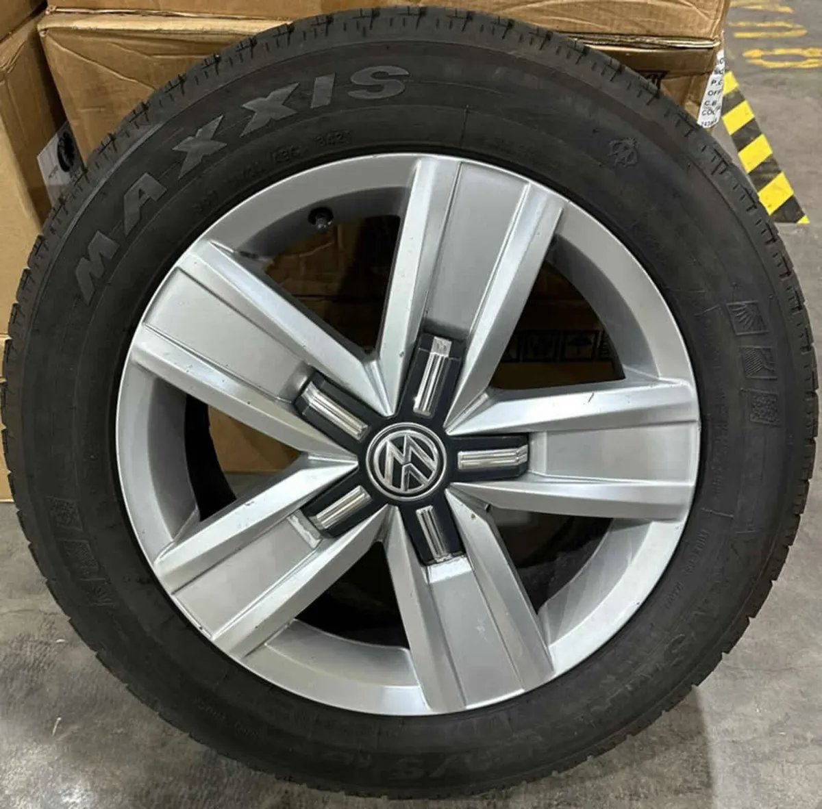17" Genuine VW T5 T6 TRANSPORTER DAVENPORT - Image 4