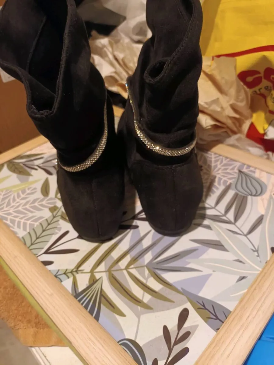 New Suede and Diamante boots - Image 3
