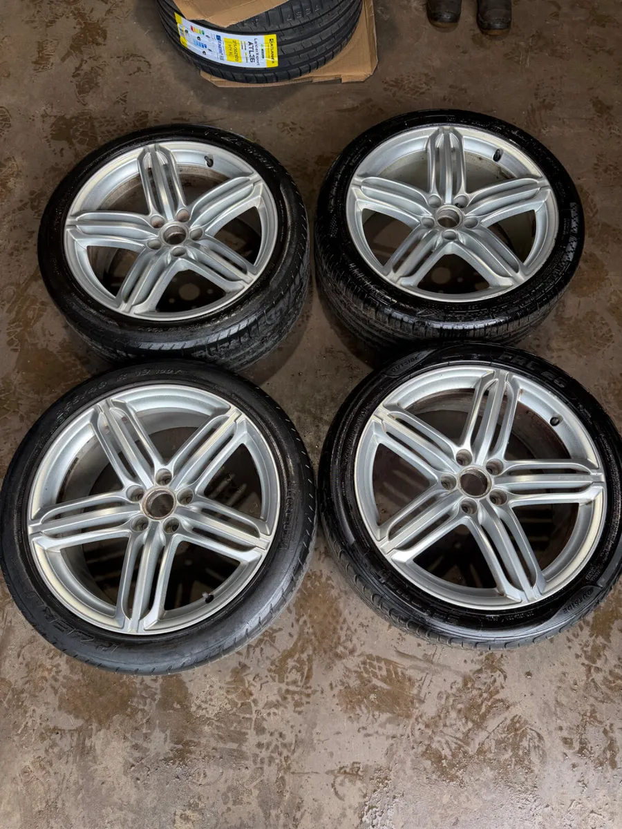 19inch golf caddy Skoda A3 alloys - Image 1