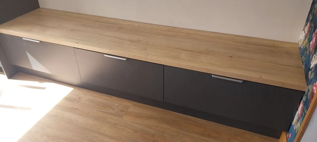 Kitchen Bench / Drawers - Image 2