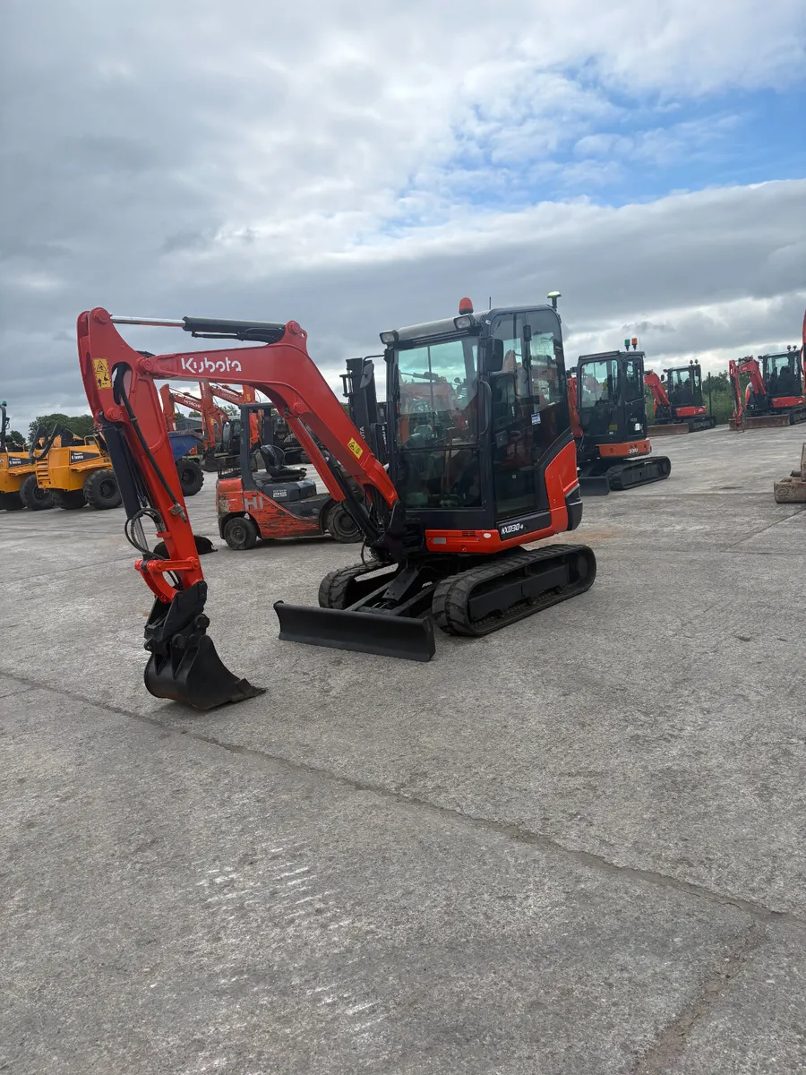 Kubota KX030-4 - Image 1