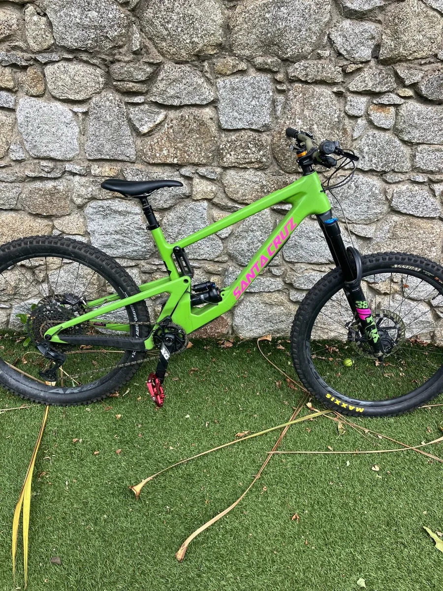 Santa Cruz - Image 1