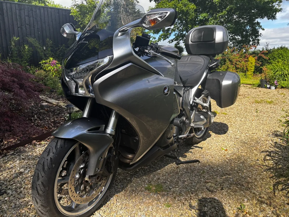 2010 Honda VFR1200 (low mileage) - Image 3