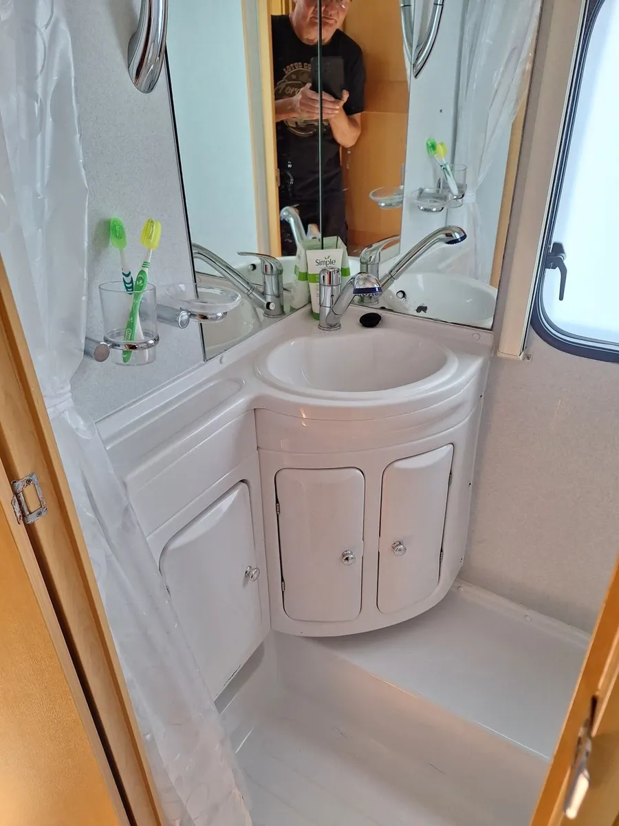Motorhome - Image 2