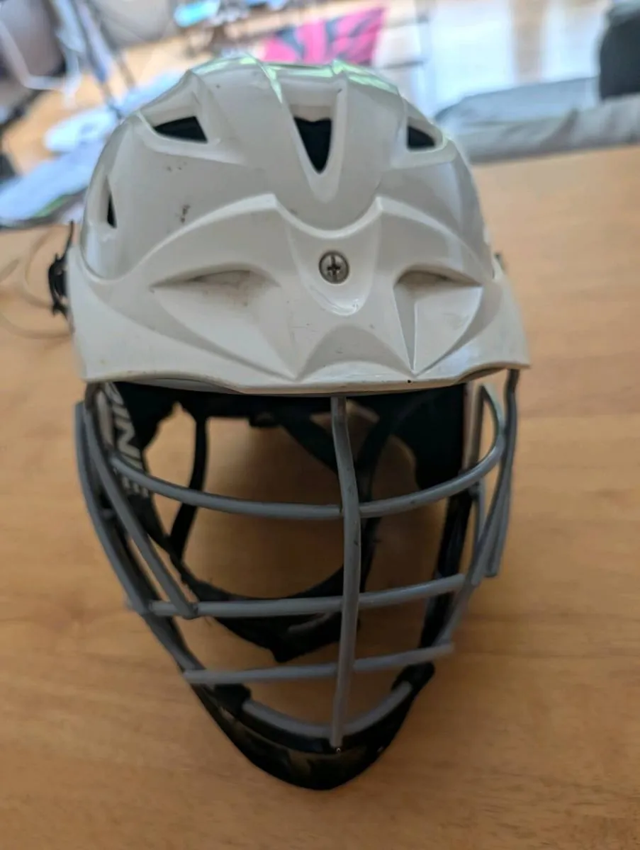 Hockey helmet - Image 3