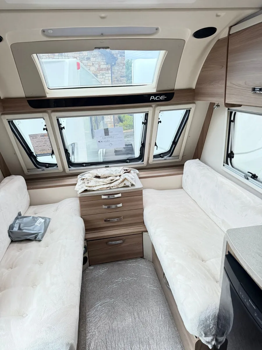 ✨STUNNING SWIFT ACE DIPLOMAT 4 BERTH ISLAND BED✨ - Image 3