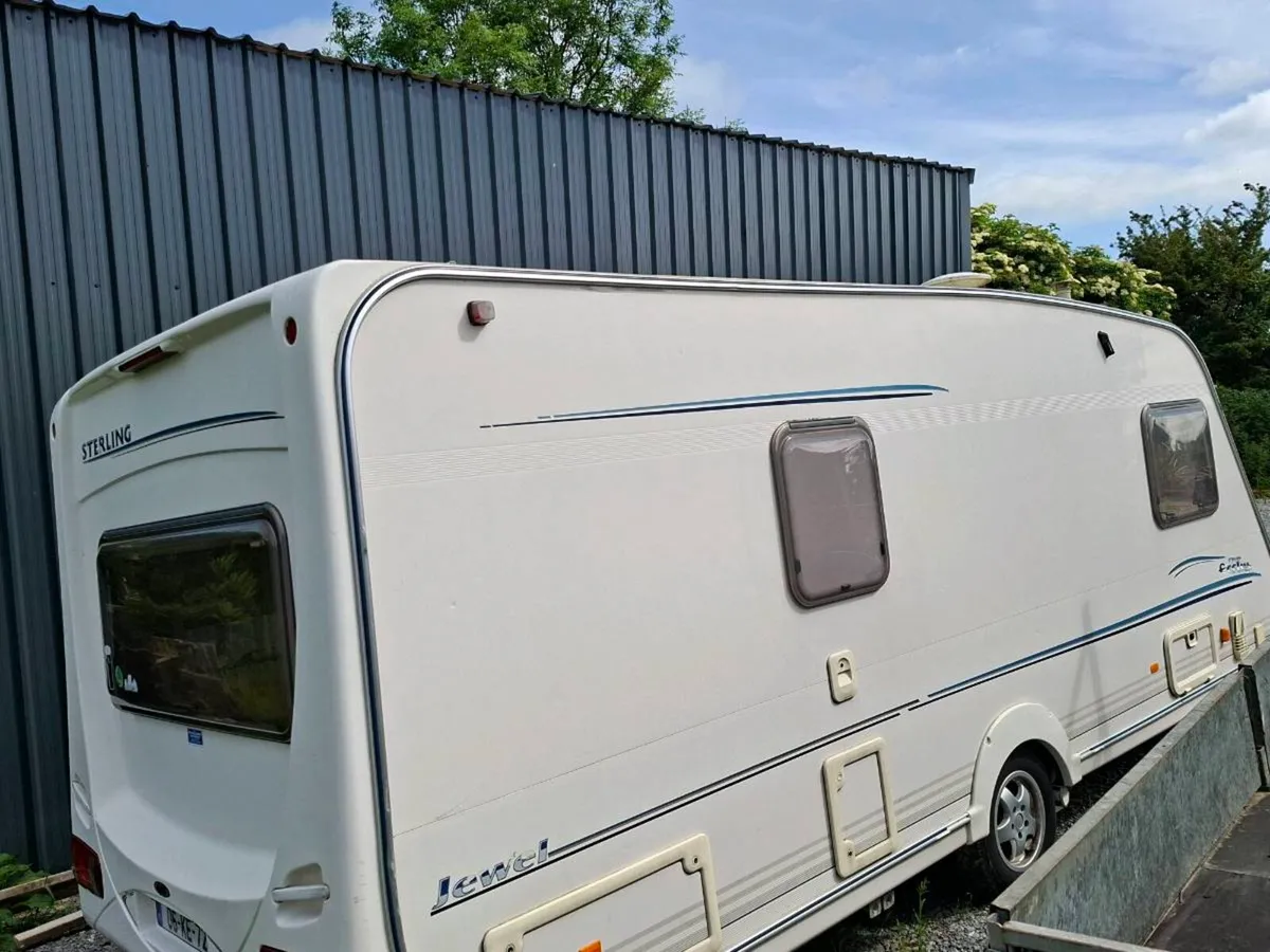 2006 sterling 4/5 berth Caravan - Image 2