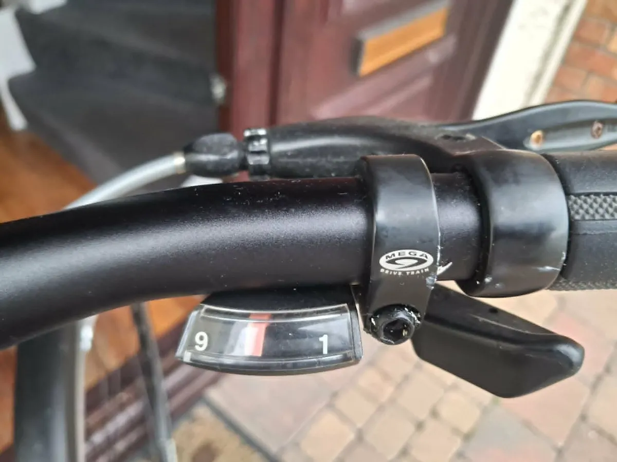 Women’s Giant Escape 1 W Fitness & Commuter Bike - Image 4