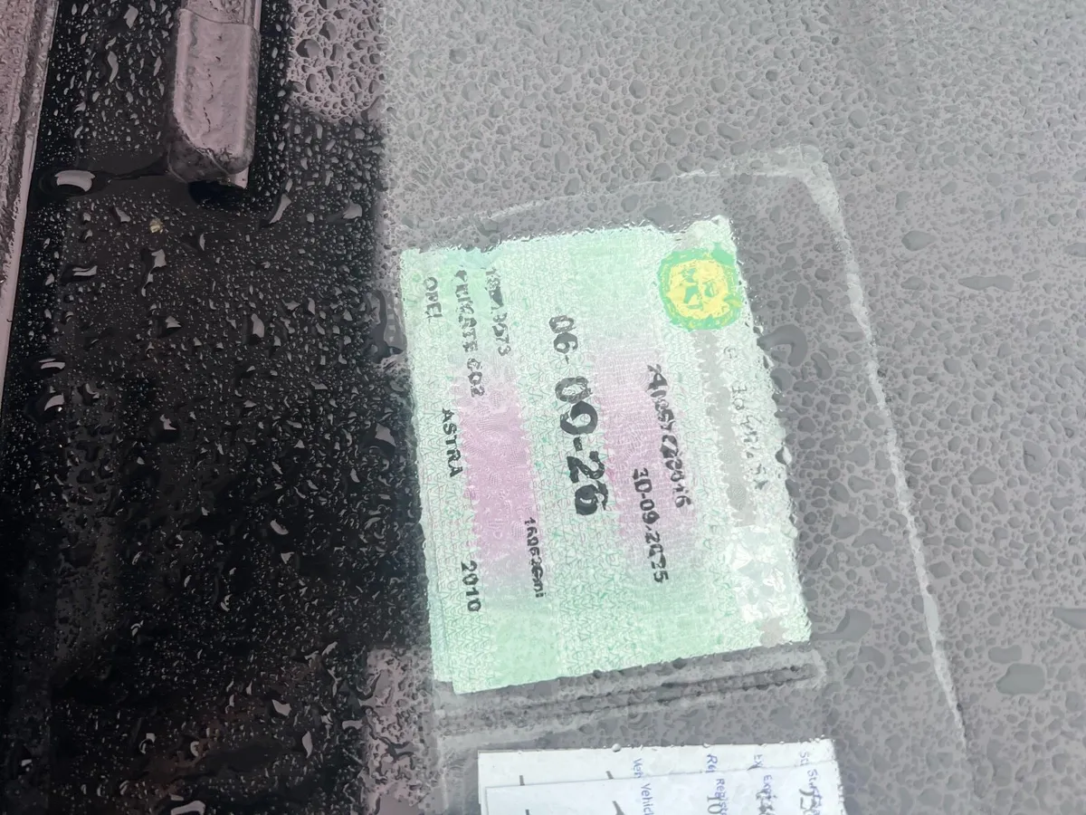 Opel astra for parts or repair - Image 4