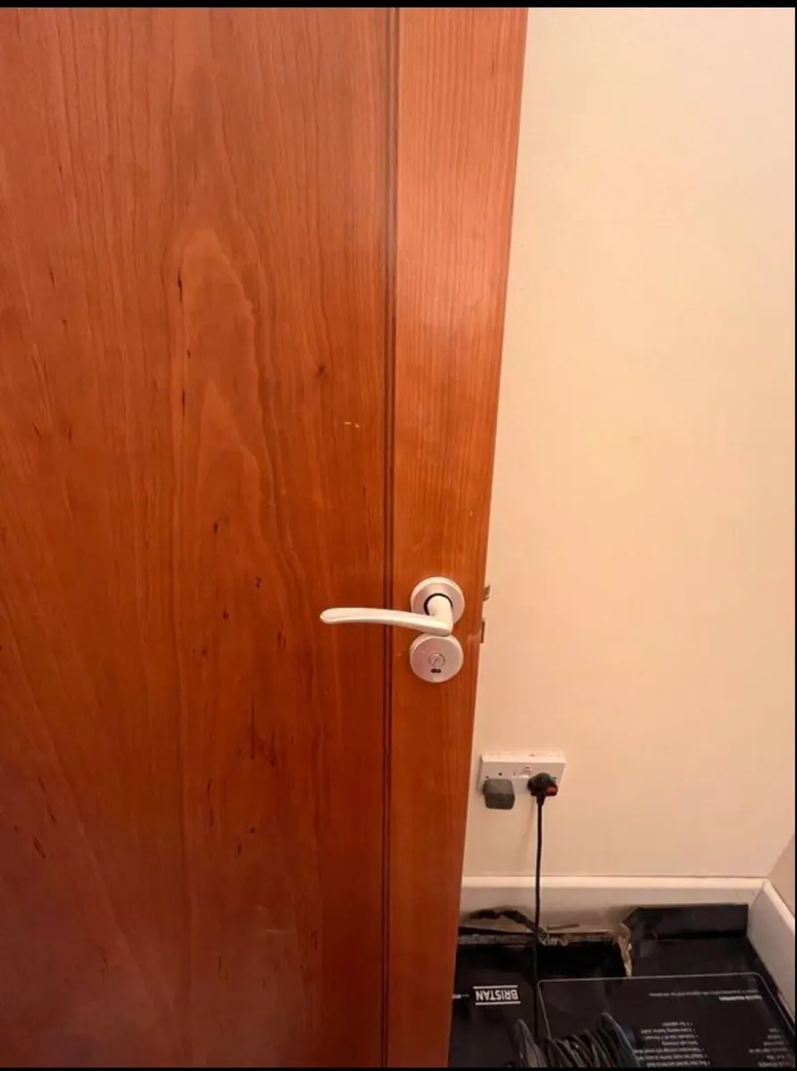 7 Interior doors - Image 2