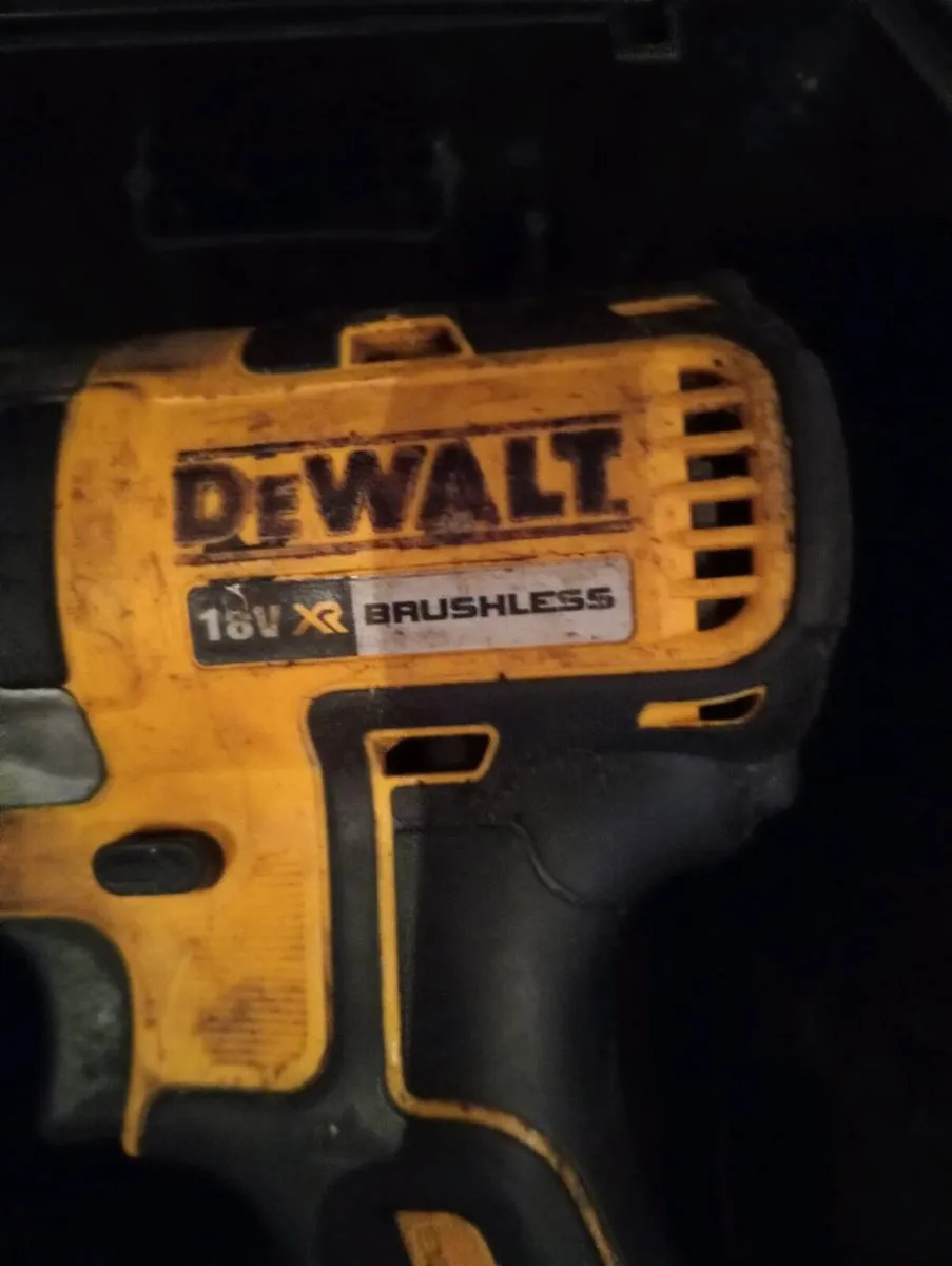 DeWalt 18v XR impact drill - Image 3