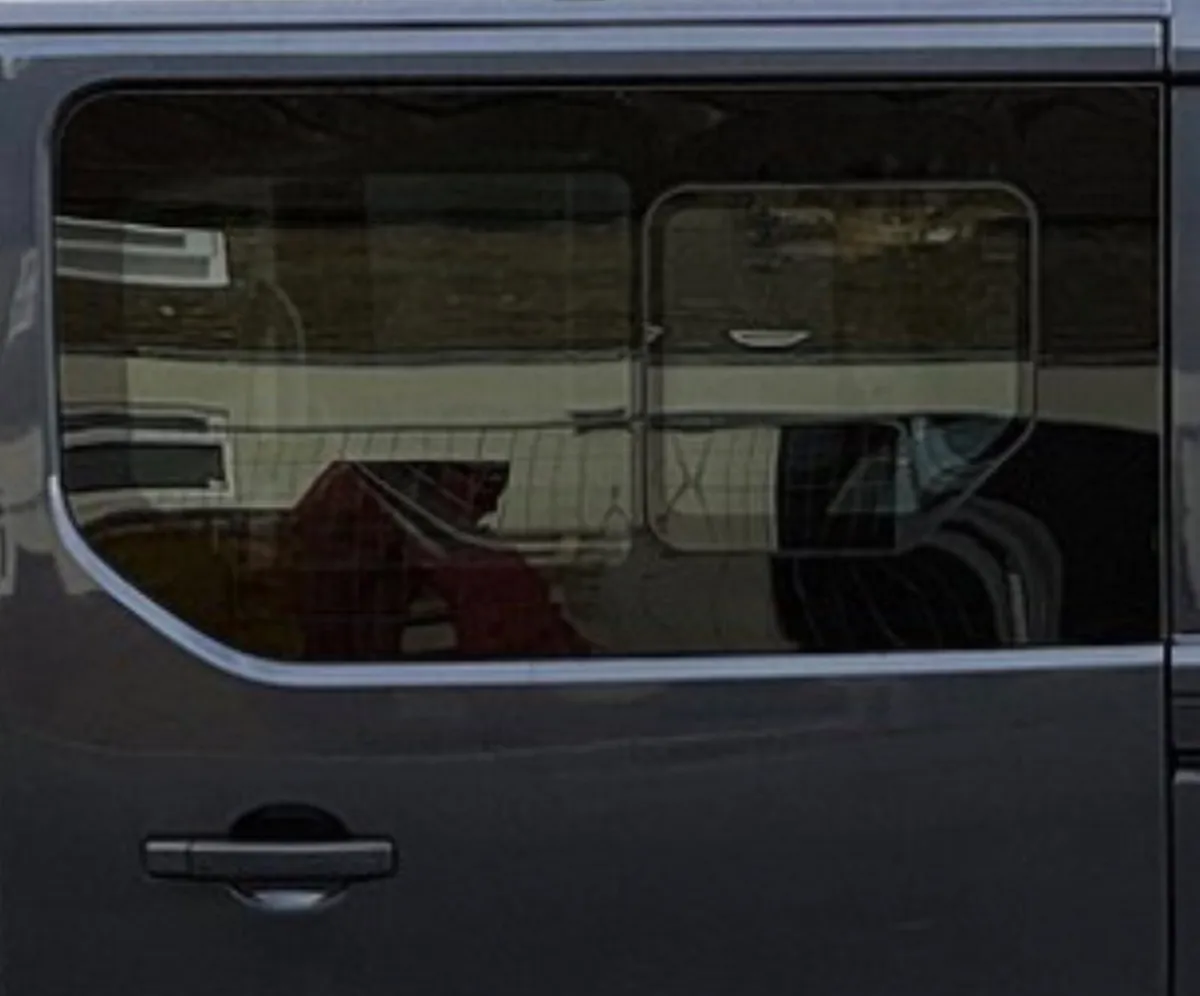 NEW Renault Trafic Side Door Crew Glass Windows - Image 1