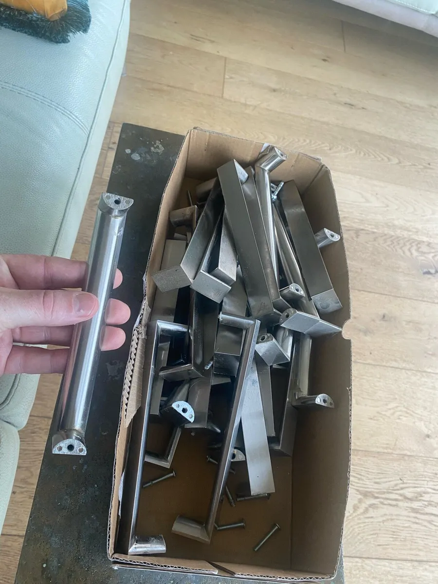 Kitchen cabinet handles - Image 2