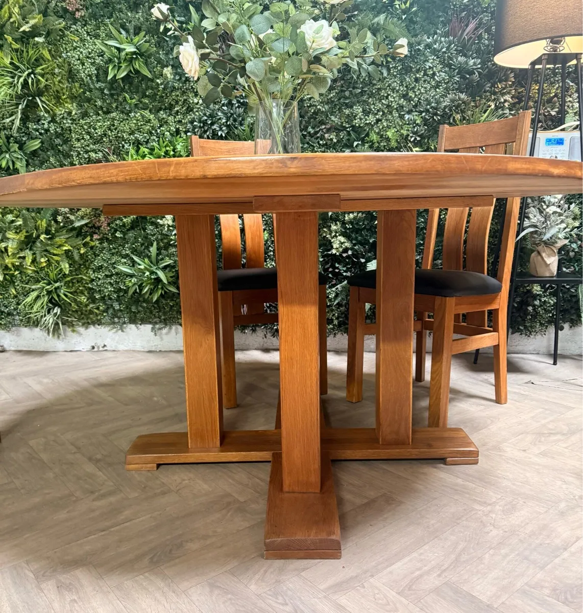 Round oak kitchen table & 5 chairs - Image 3