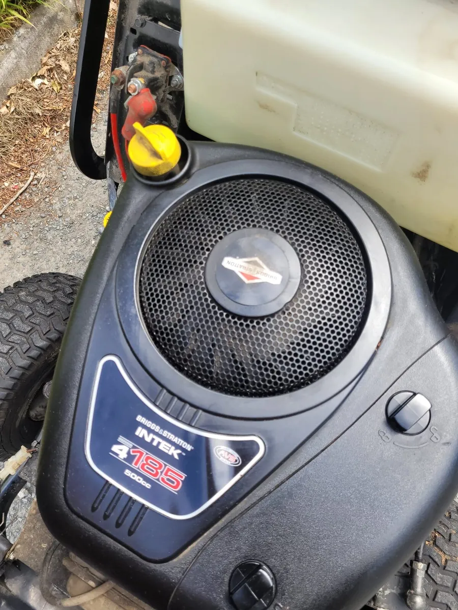 2015 castlegarden lawnmower xt180 - Image 4