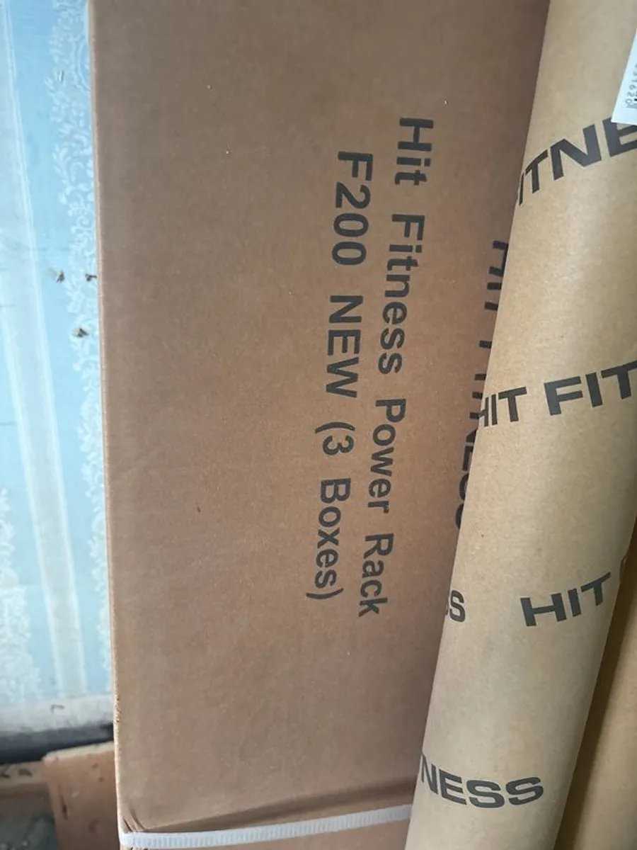 F200 squat rack, bars and bench - Image 4