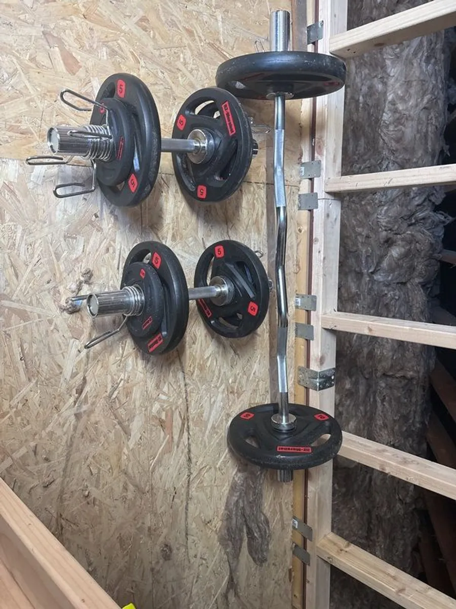 F200 squat rack, bars and bench - Image 1