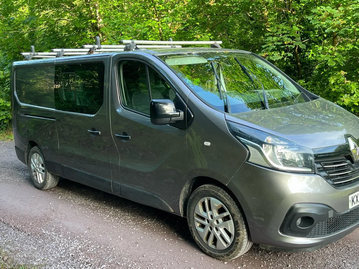 2017 crew cab trafic - Image 2