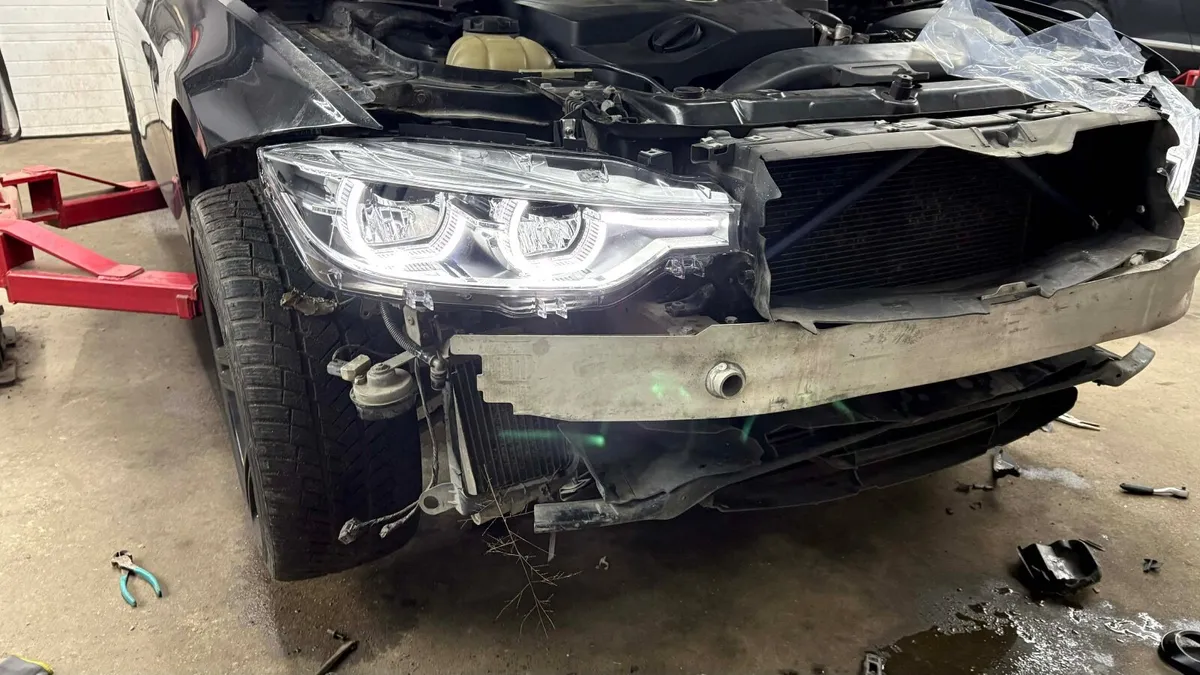 F30 LCI HEADLIGHTS/TAILIGHTS - Image 2