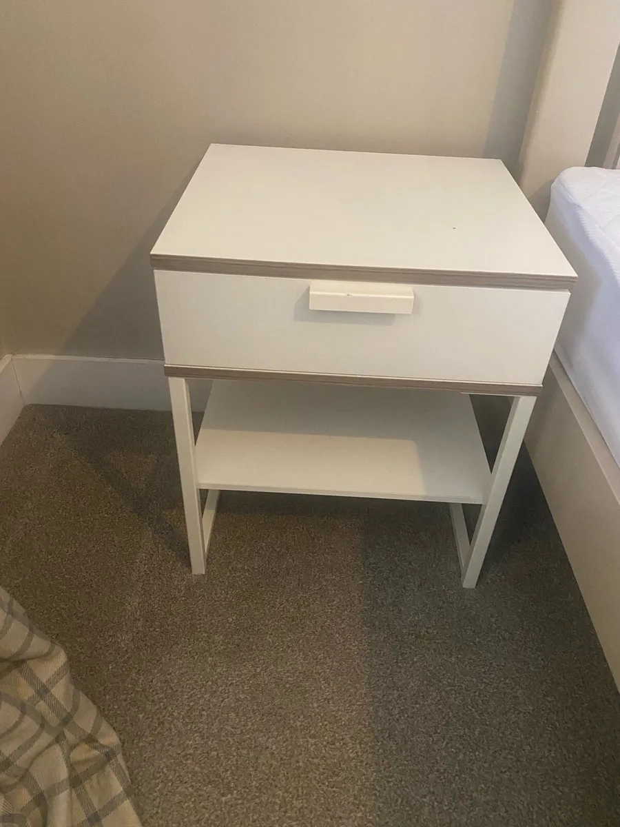 Chest of drawers & bedside cabinets - Image 3