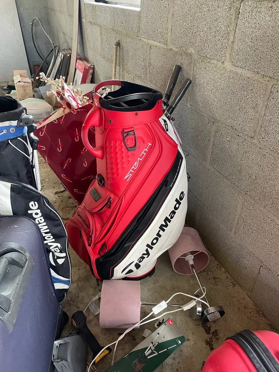 taylormade tour bag stealth 2