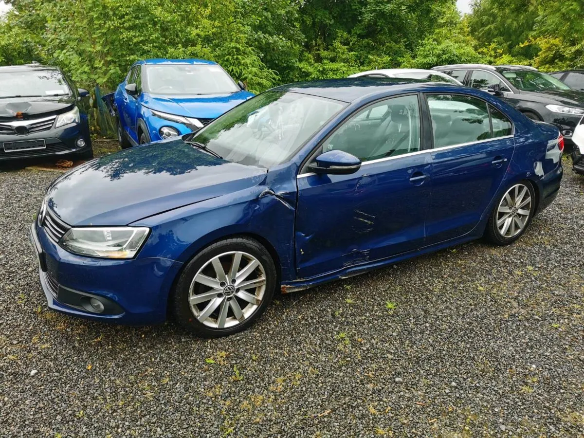 12 VW Jetta - Image 3