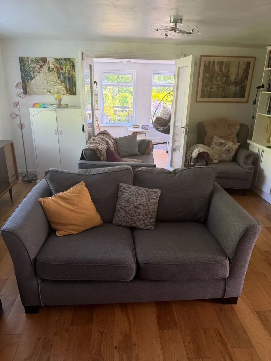 Grey 2-3 seater couch