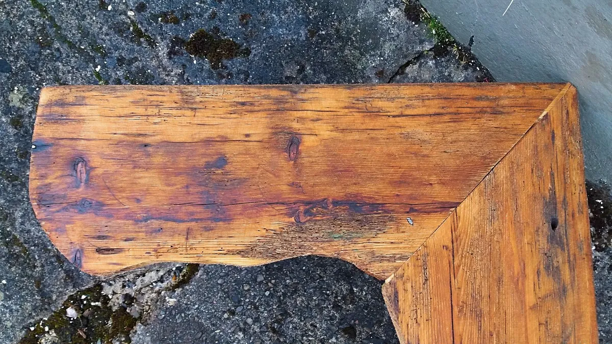 Rustic Floating Corner Shelf / Display - Image 2