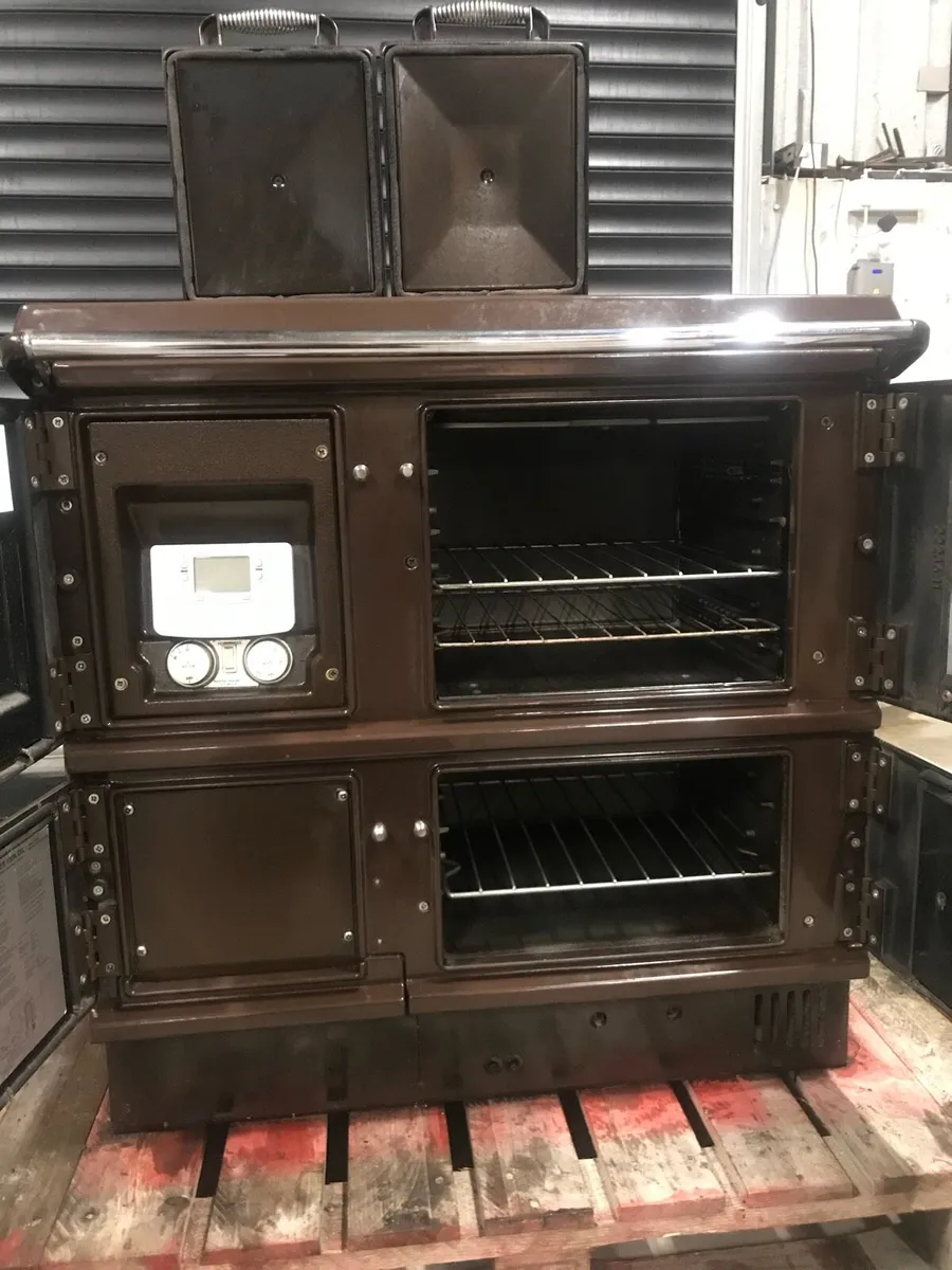Stanley oil cooker range stove - Image 1