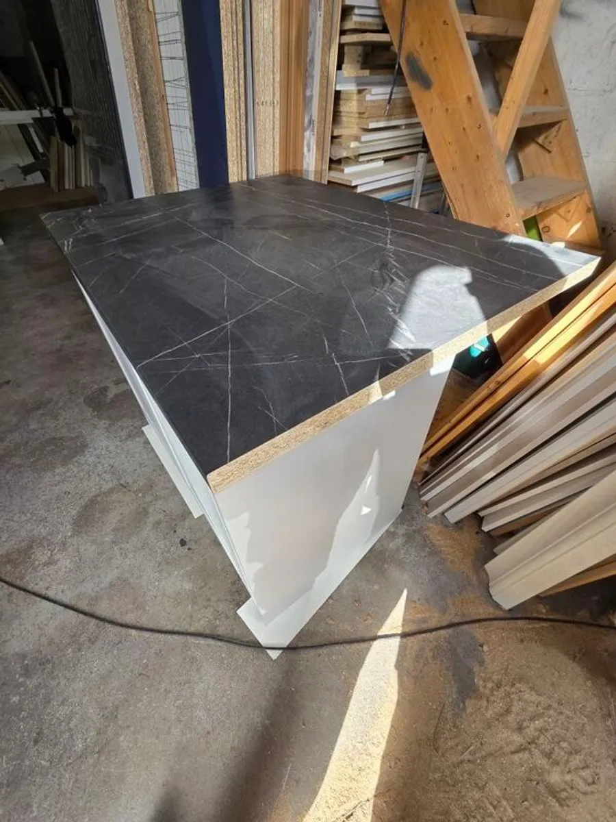 kitchen Island - Image 2