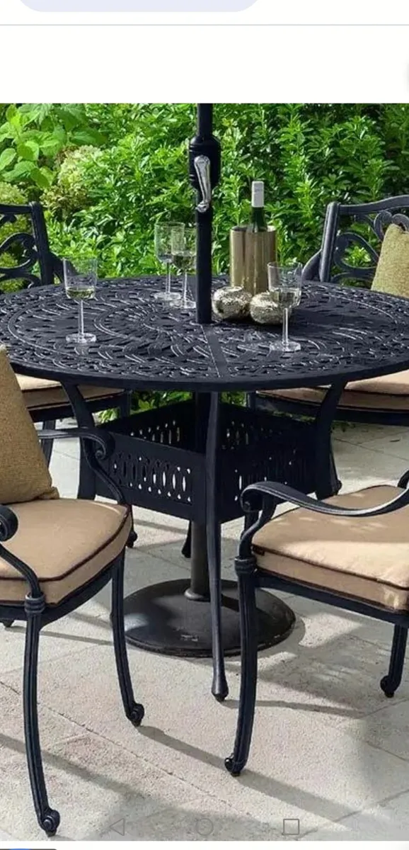 Brand New Hartman Cast Aluminium  Round Table