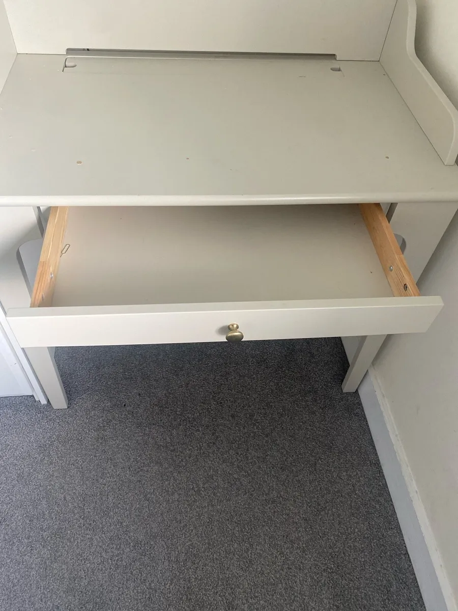 Desk - Image 2