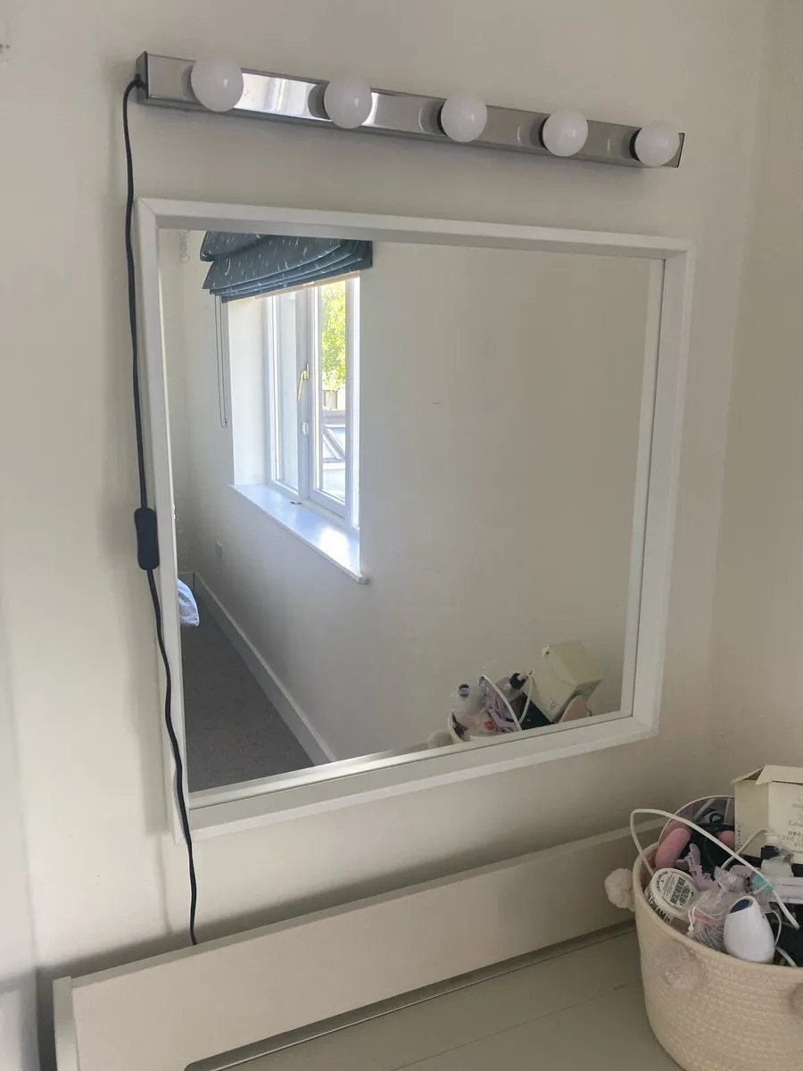Mirror with light - Image 1