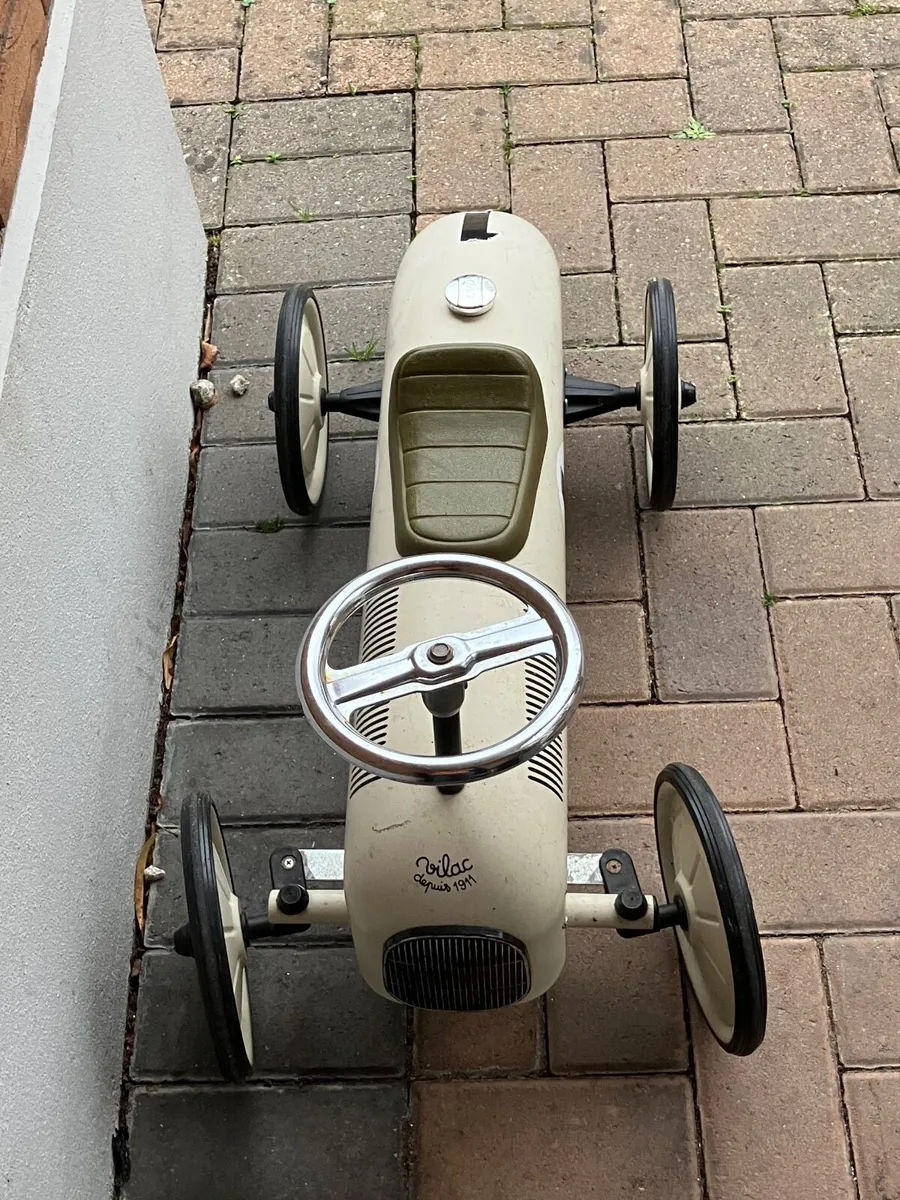 Toy car - Image 1